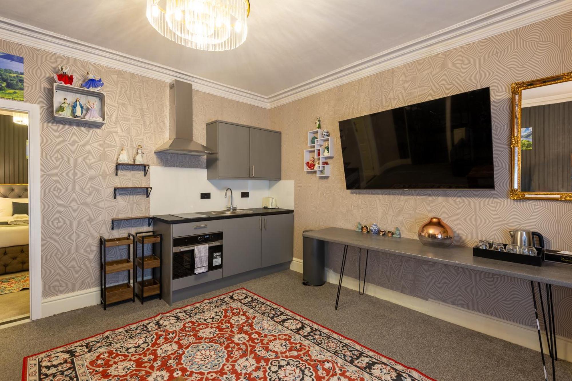 The Ambleside Apartments - Self Catering With Private Kitchen - Best For Location Экстерьер фото