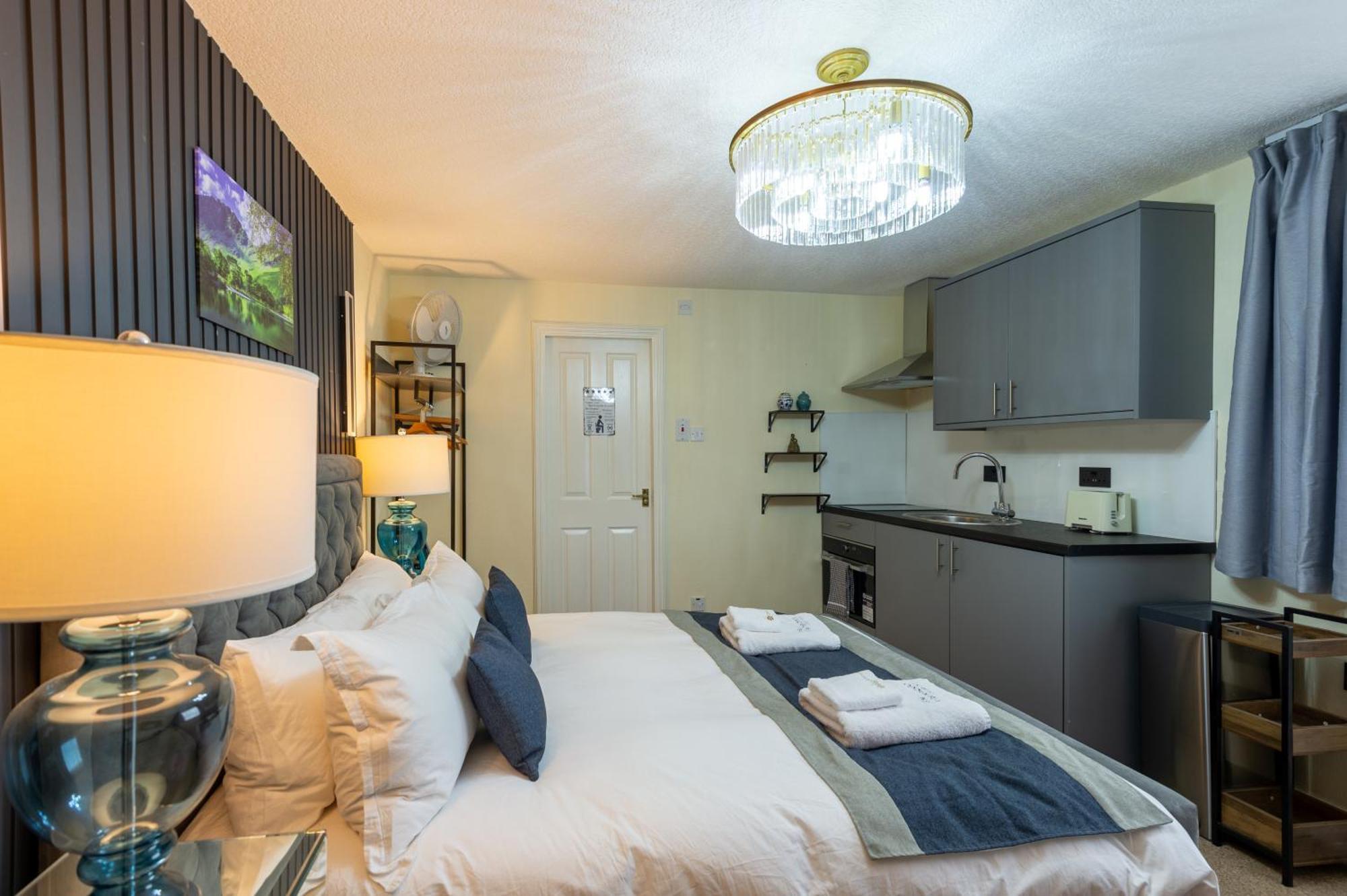 The Ambleside Apartments - Self Catering With Private Kitchen - Best For Location Экстерьер фото