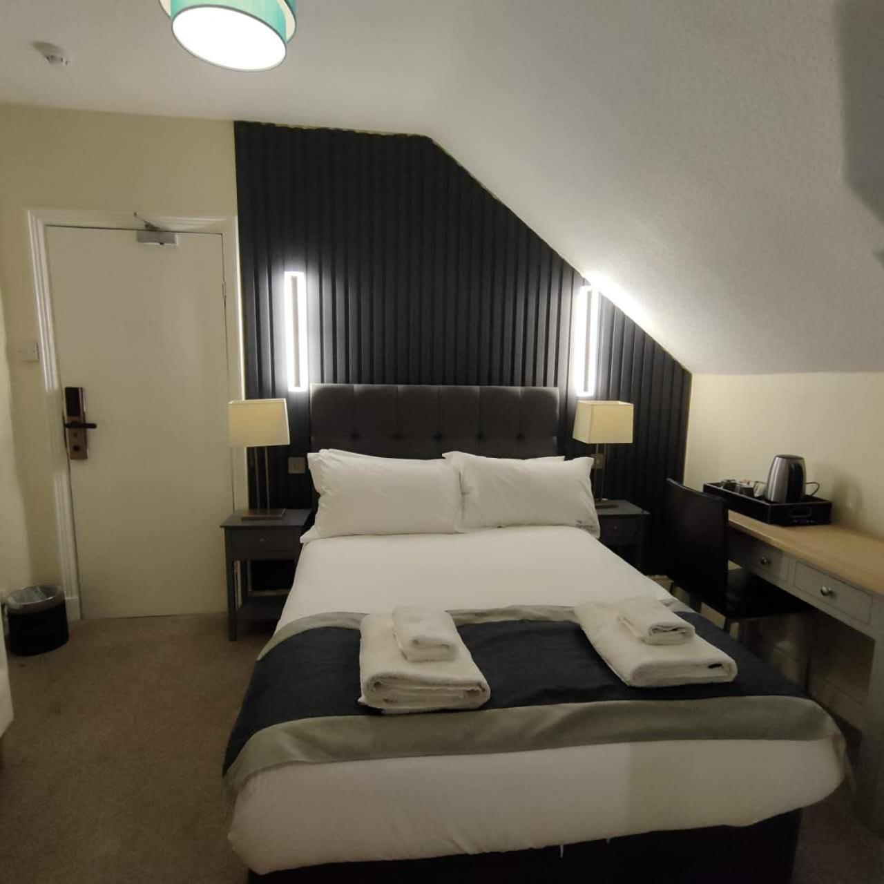 The Ambleside Apartments - Self Catering With Private Kitchen - Best For Location Экстерьер фото