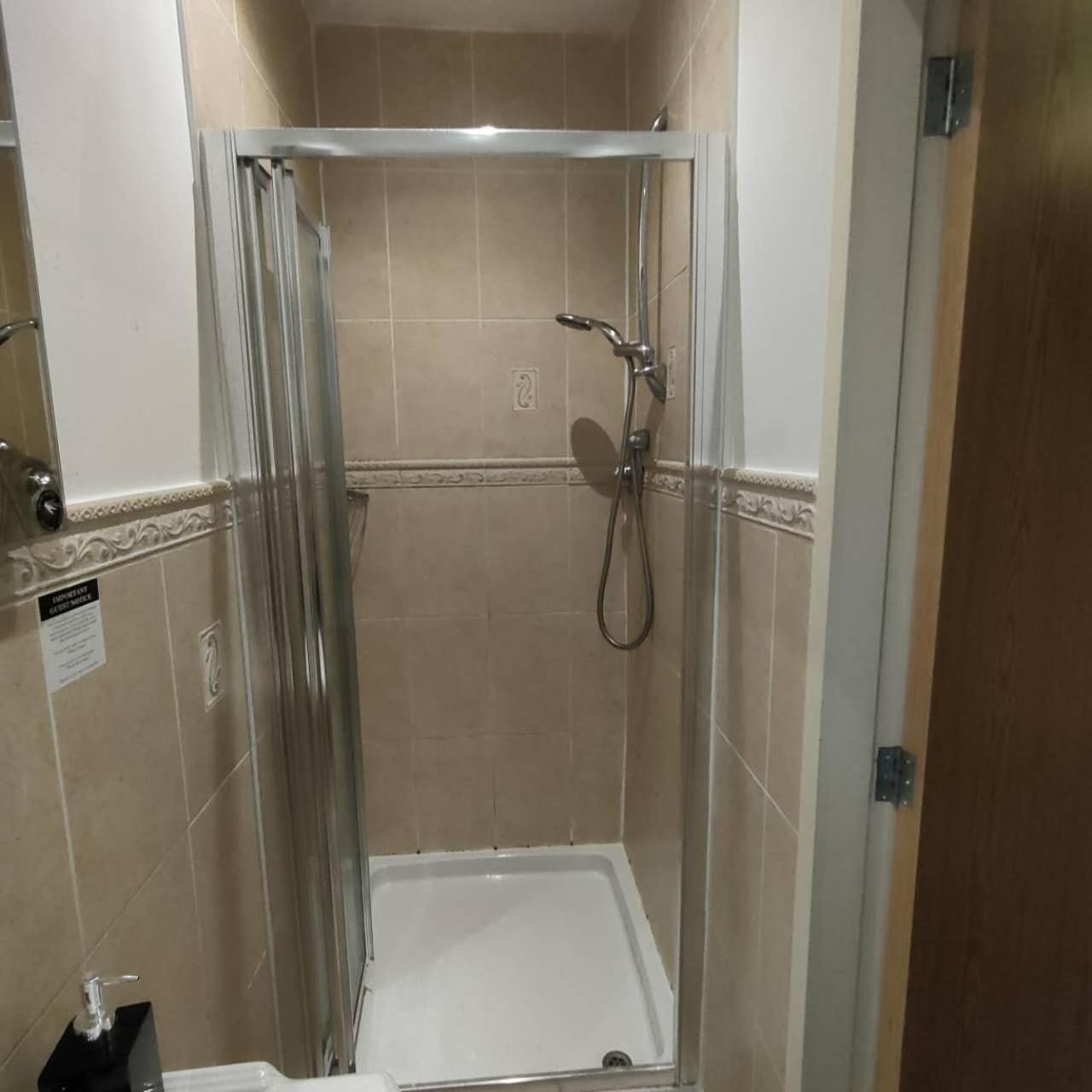 The Ambleside Apartments - Self Catering With Private Kitchen - Best For Location Экстерьер фото